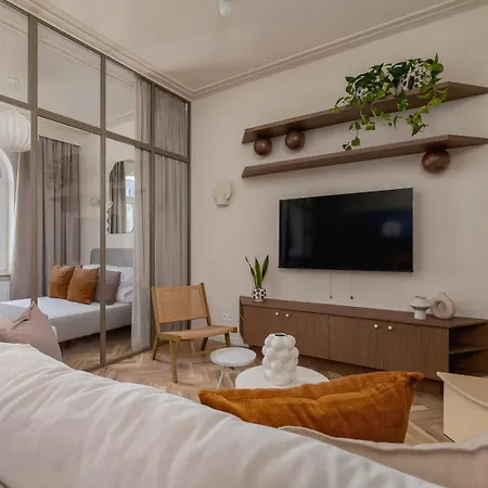 Elara - 2br For 5 - Next To The Main Station Apartman Krakkó