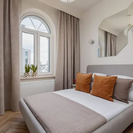 Apartman Elara - 2br For 5 - Next To The Main Station *